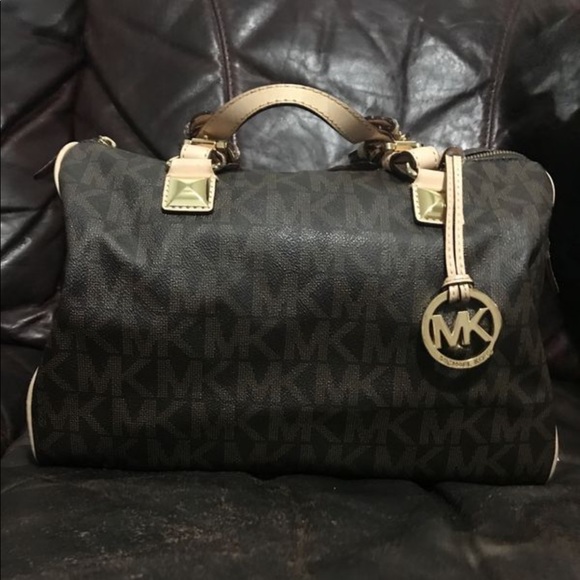 MICHAEL KORS PURSE - Picture 1 of 3